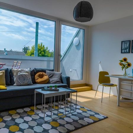 Maureen Lovely 2 Bedroom Unit With Community Pool Wien Exteriör bild