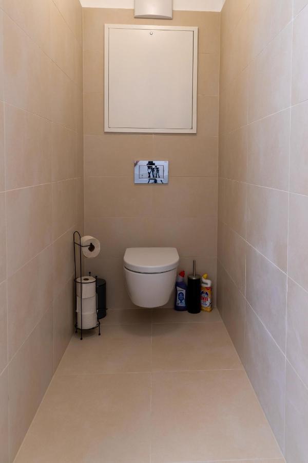 Maureen Lovely 2 Bedroom Unit With Community Pool Wien Exteriör bild