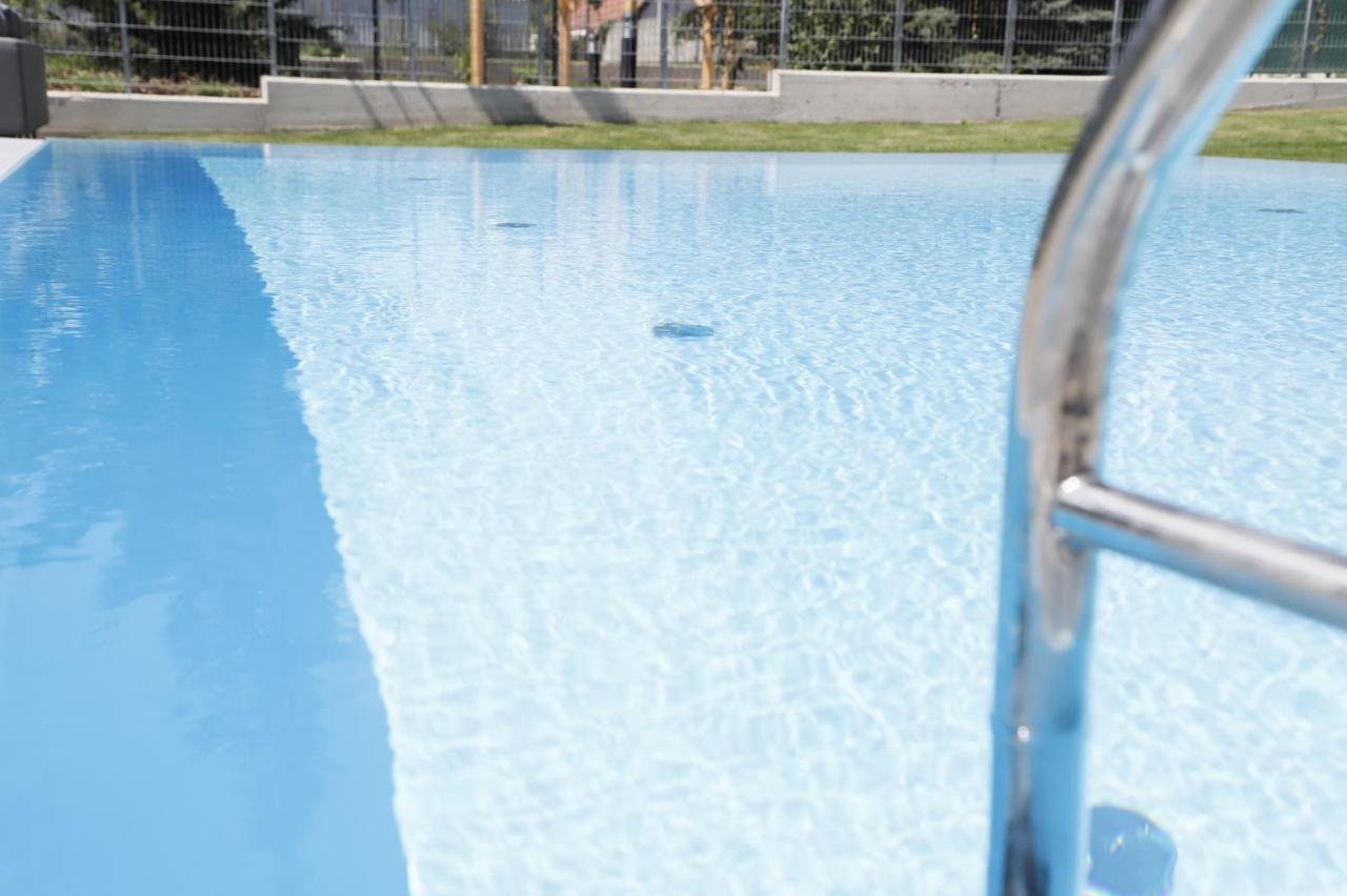 Maureen Lovely 2 Bedroom Unit With Community Pool Wien Exteriör bild