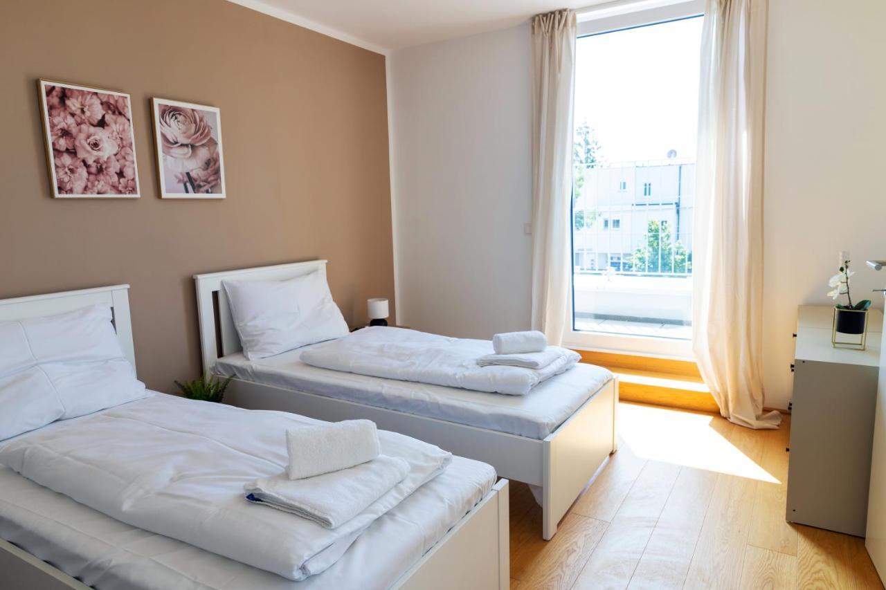 Maureen Lovely 2 Bedroom Unit With Community Pool Wien Exteriör bild