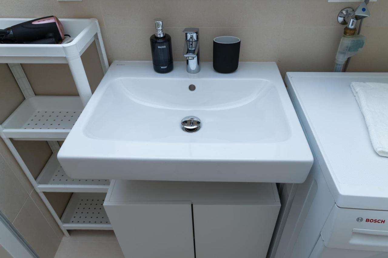 Maureen Lovely 2 Bedroom Unit With Community Pool Wien Exteriör bild
