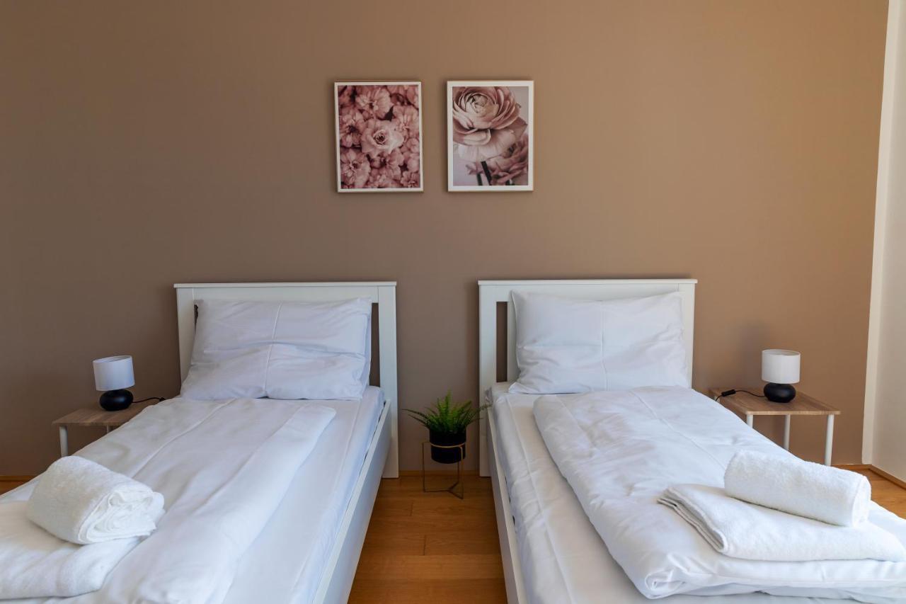 Maureen Lovely 2 Bedroom Unit With Community Pool Wien Exteriör bild